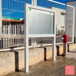 Panell d'anunci lliure amb estructura en acer galvanitzat model EIN